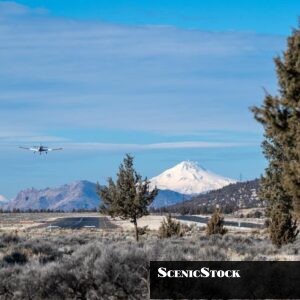 Single Engine Airplane Landing at Prineville Airport